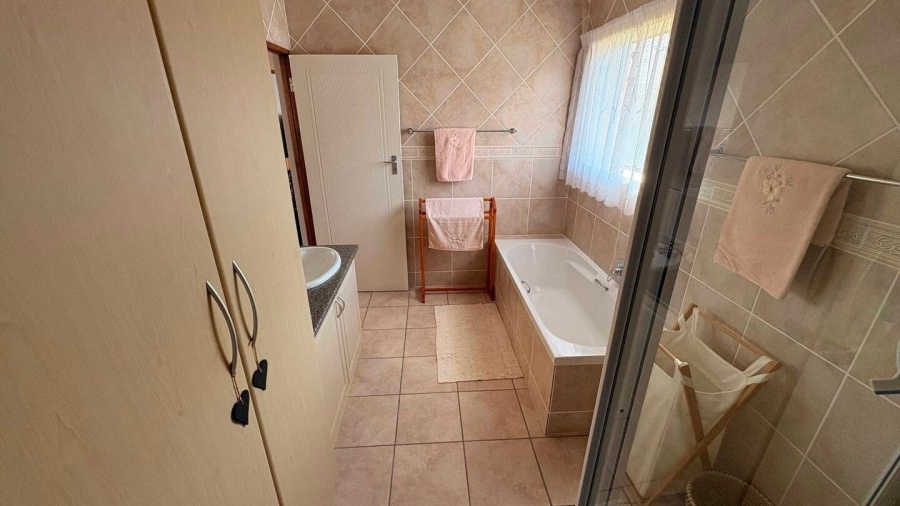 3 Bedroom Property for Sale in Fraaiuitsig Western Cape